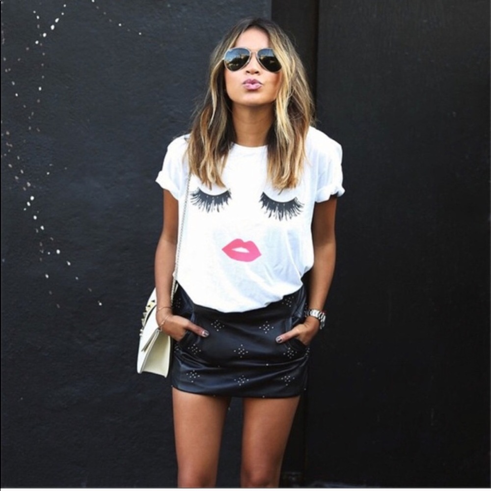LASHES & LIPS Tee NWT 💋